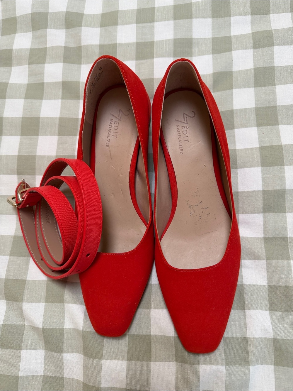 Banana Republic small belt with Naturalizer suede red shoes 9w